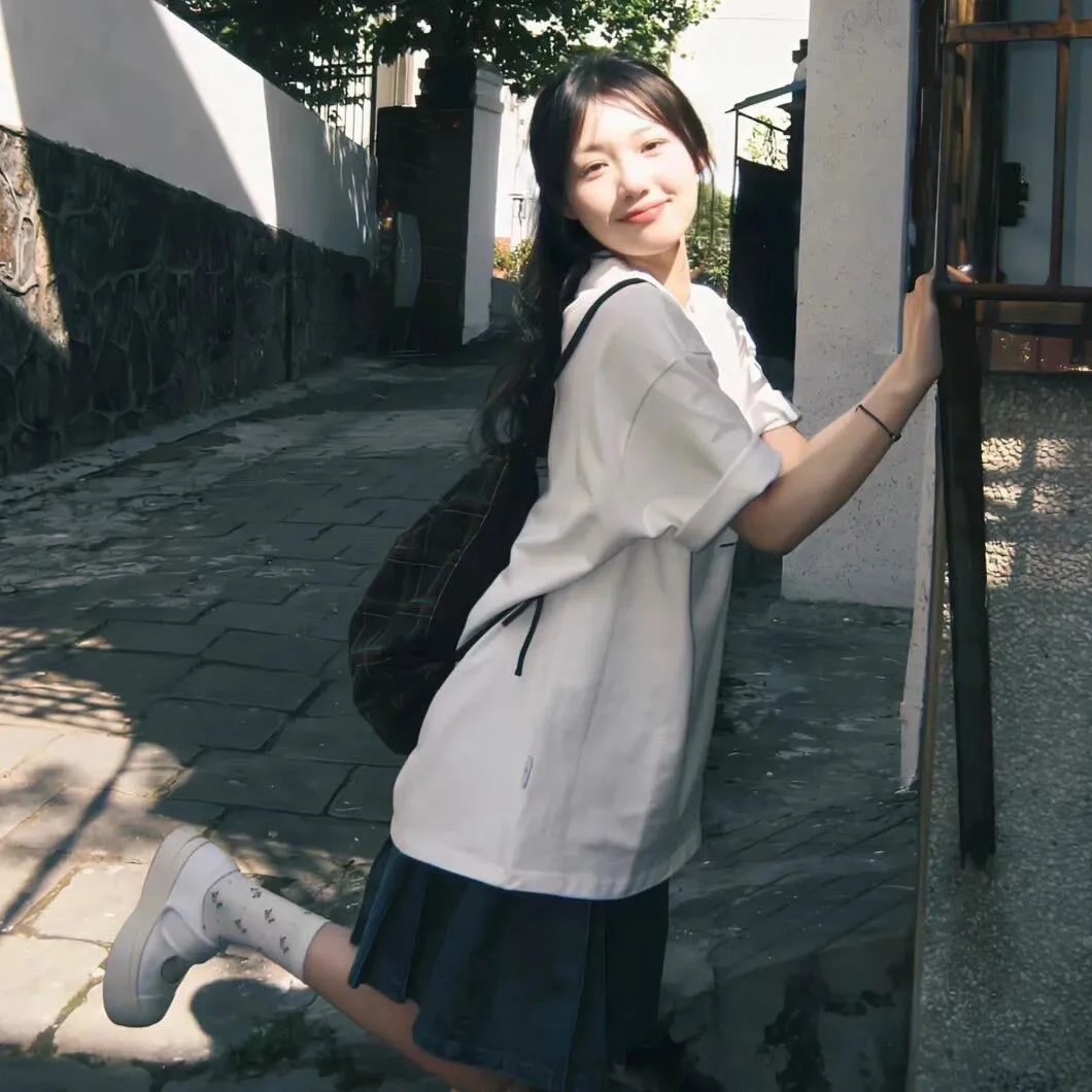 出水红莲